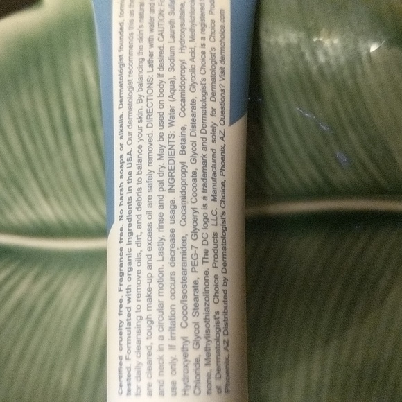 PH Balanced Cleanser - Picture 2 of 2